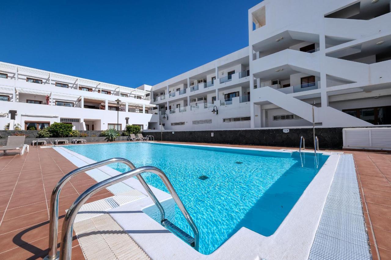 Casa Elin-Shared Pool, Fast Wifi Villa Costa Teguise Exteriör bild