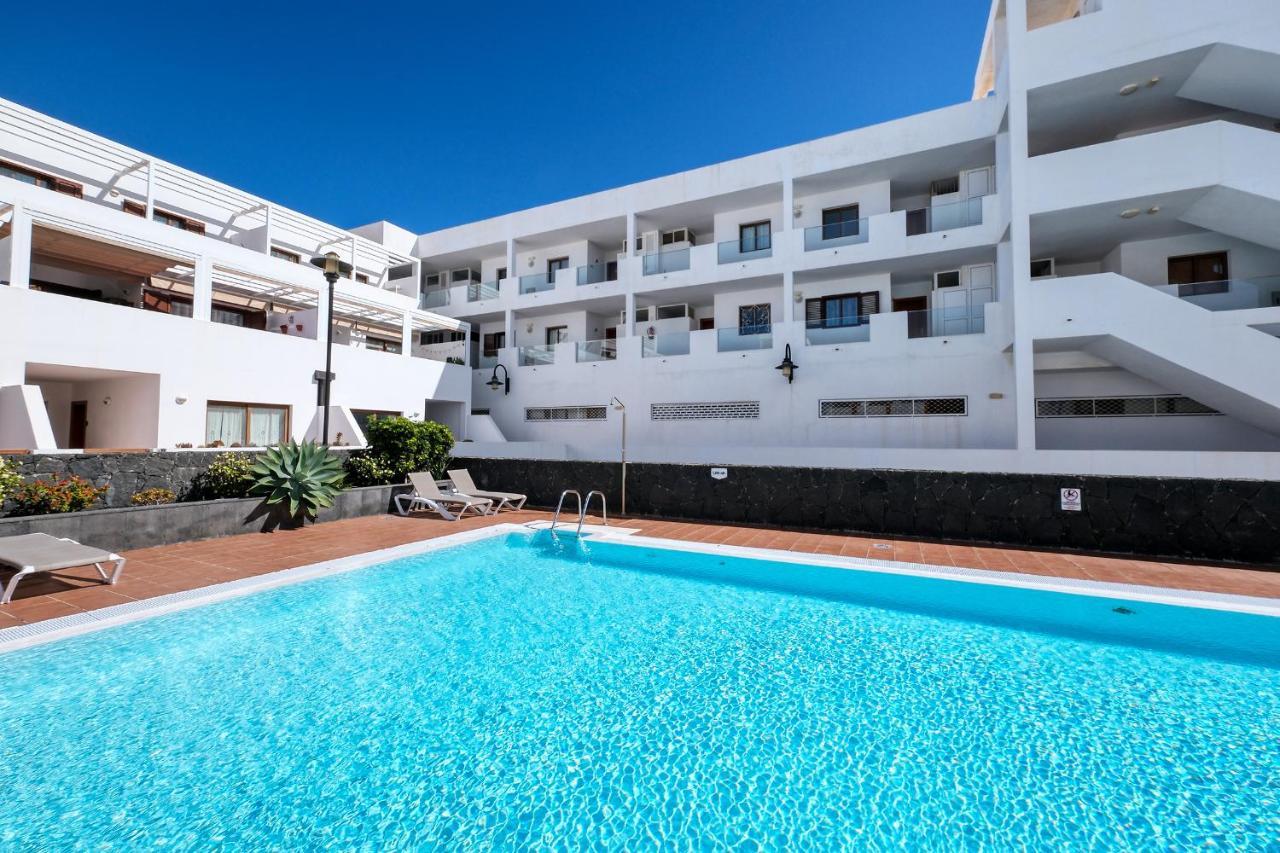 Casa Elin-Shared Pool, Fast Wifi Villa Costa Teguise Exteriör bild
