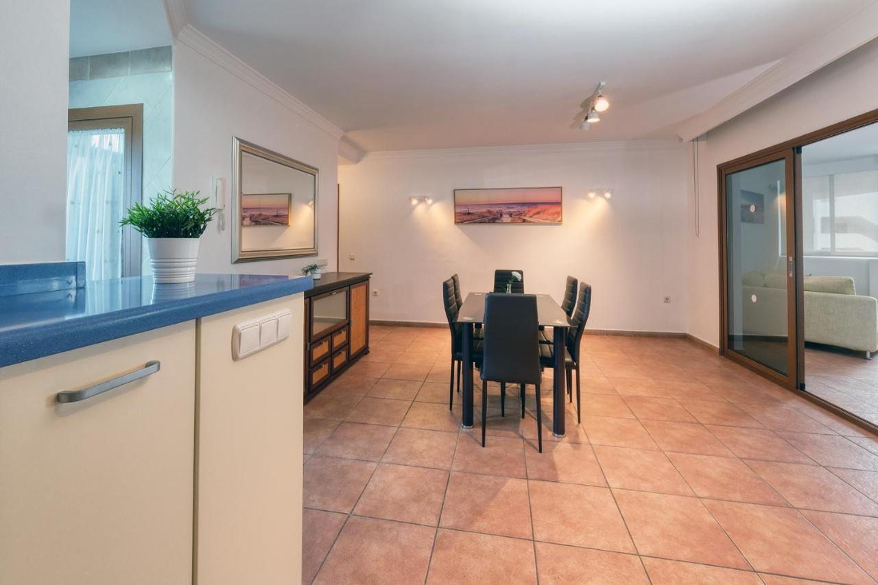Casa Elin-Shared Pool, Fast Wifi Villa Costa Teguise Exteriör bild