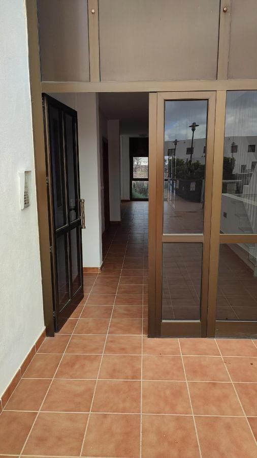 Casa Elin-Shared Pool, Fast Wifi Villa Costa Teguise Exteriör bild