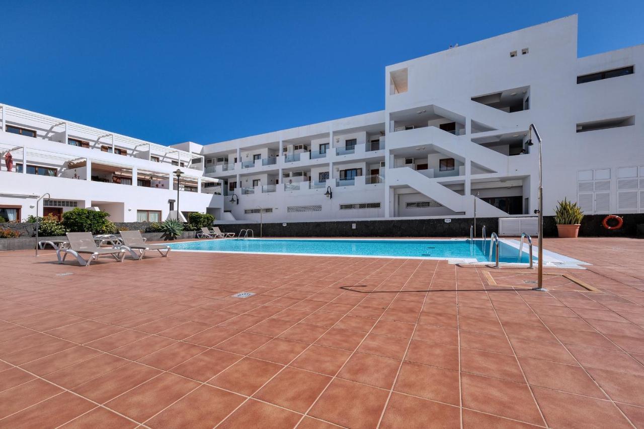 Casa Elin-Shared Pool, Fast Wifi Villa Costa Teguise Exteriör bild