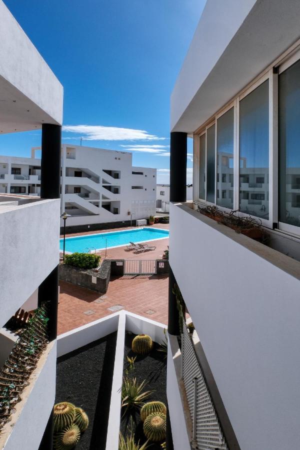 Casa Elin-Shared Pool, Fast Wifi Villa Costa Teguise Exteriör bild